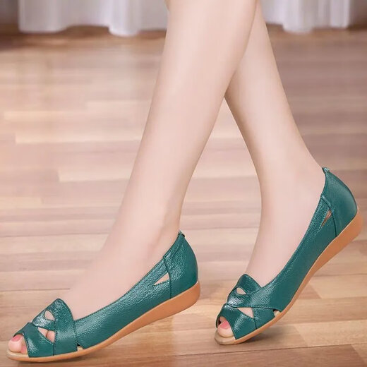 Woodpecker middle-aged women's shoes summer new soft leather large size fish mouth shoes for middle-aged and elderly people flat non-slip soft sole comfortable mom sandals military green 38