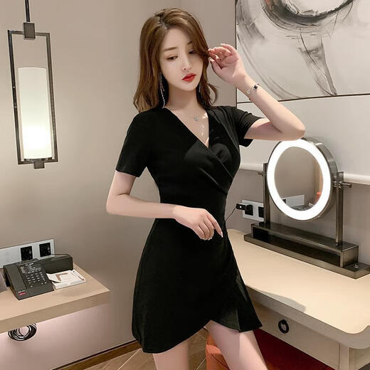 忆静萱（YIJINGXUAN）2025夜店时尚气质轻熟风御姐V领连衣裙女300斤收腰显瘦不规则裙子 黑色 XL 建议120-150斤