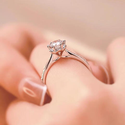 Pt950 platinum moissanite diamond ring for women D color 1 carat platinum proposal wedding ring holiday gift for girlfriend light luxury style bouquet main stone 50 points you need to keep silent and contact customer service to note the ring number