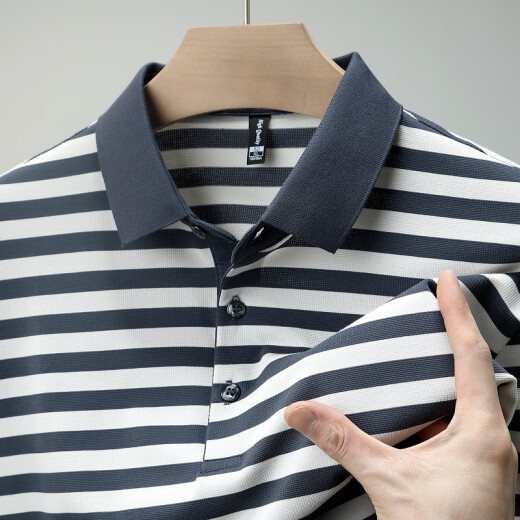 Neues Mulberry Seiden kurzärmeligte T-Shirt für Männer Sommer mittleren Alters und älteren Daddy tragen dünnes, Streifenpolo-Hemd mit Streifen, Blau S 165/105