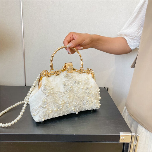 Pearl embroidery fashion handbag Cheongsam banquet clutch bag chain bag embroidery bead bag shoulder bag pearl chain bag floating light-blue white