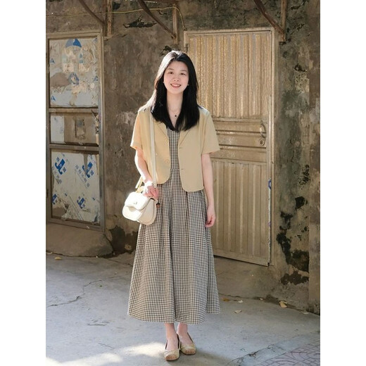 
MuYIMING 2025 summer new simple short-sleeved blazer fashionable retro plaid suspender dress two-piece women's trendy 9720 cream yellow jacket + 9721 plaid skirt L Recommended 101-120Jin [Jin equals 0.5 kg]