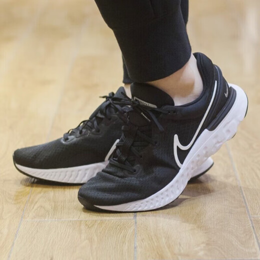 耐克（NIKE）跑步鞋男2025年夏季时尚FREERN赤足轻便透气运动鞋CI9921-400 REACT MILER 3/react技术 42 265/8.5