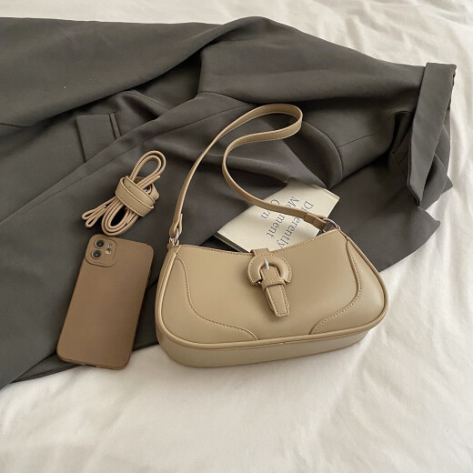 El popular bolso de este año para mujeres nuevos de 2025 nicho de moda súper caliente de un solo hombro bolso de axilas que viajan a través de una bolsa cuadrada pequeña color caqui color