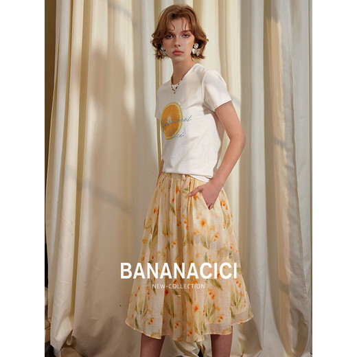 Banana CICI 2025 Summer NUEVO VERSÁTIL CREATIVO AMIGA Iron Diamond Cuella redonda Camiseta de manga corta C252TX689 Naranja M