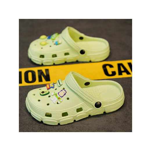Chaussures de sentier à la mode Chaussures pour enfants Boys 2025 Nouveau été Soft Sole Slee Chores Boys portent des chaussures de plage anti-glissement bleu 34