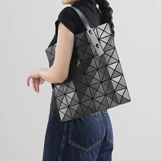 Issey Miyake Neues Produkt für Männer/Frauen neutraler Stil glänzend/mattes Sechs-Strom-Schulter-Tasche Einkaufstasche Männerbeutel Frauenbeutel BB38 AG673 94 Graphit Grey
