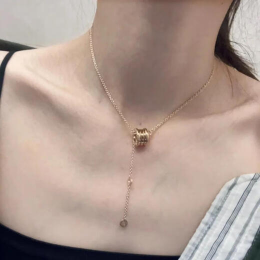Oein18k rose gold spring necklace women's 24 new counter same style au750 small waist black and white ceramic jewelry pendant large spring necklace no diamond rose gold