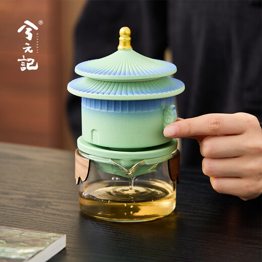 Xi Yuan Ji Forbidden City Cultural and Creative Tea Set is a birthday gift for men and fathers, a gift for colleagues and friends as a housewarming gift for their housewarming, wedding, and wedding. My Tea Set-Green Smooth Gift Box is a practical gift for elders, friends, retirement, opening, and resignation gifts.