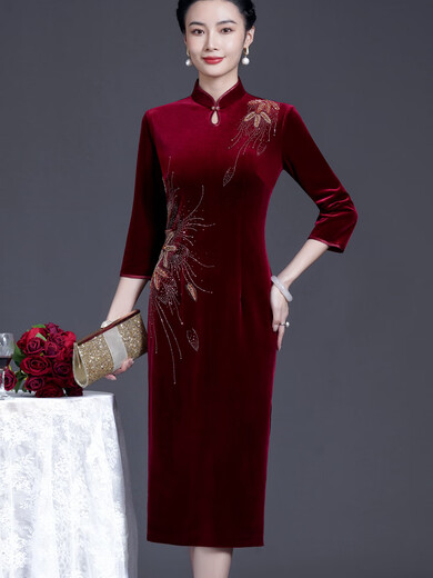 Homesee International Light Luxury High-End-Kleid 2025 Neues Sohn Hochzeit Mutter Kleid Zhong Laoxi Mutter Hochzeit Kleidung teure Wein Red Frühling und Herbststil Langes Cheongsam-Kleid M 90-100jin [Jin gleich 0,5 kg] Tragen