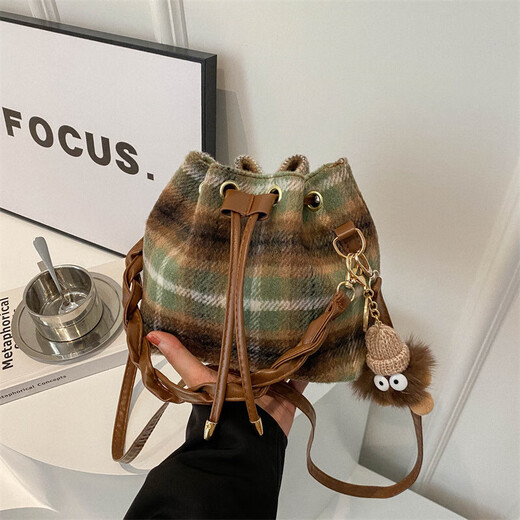 Mujeres retro y moderna nueva bolsa cruzada de un solo hombro de primavera y bolso casual de verano en la bolsa de mujeres de moda