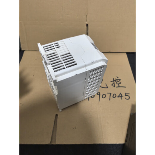 SINEE sine frequency converter EM100-2R2-3B 2.2KW 380V, beautiful condition, easy to use
