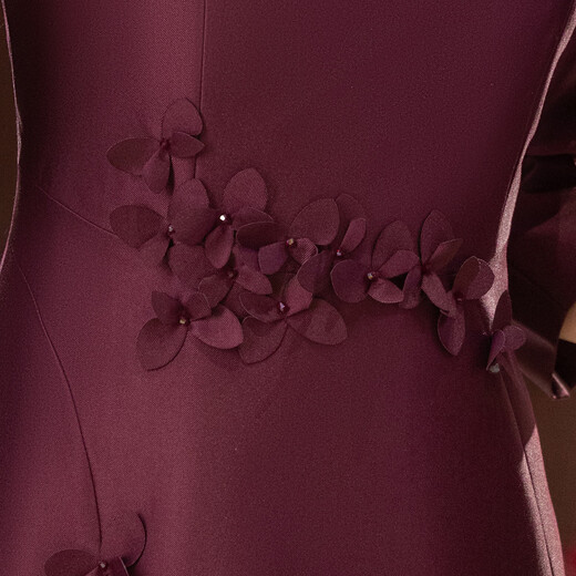 Paste Xi's mother-in-law mid-sleeve satin round neck mother's dress wedding banquet and family dinner dignified and elegant dress purple L
