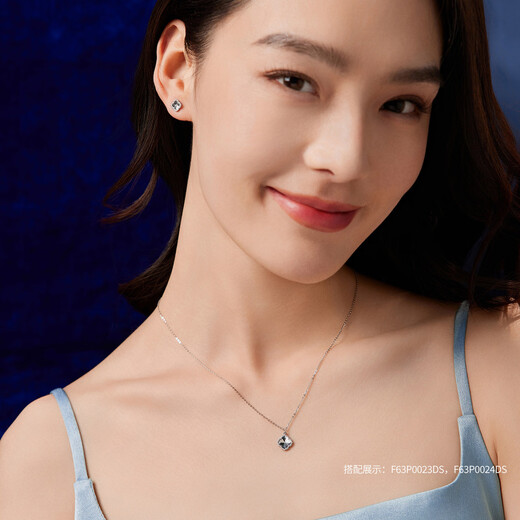 Lukfook Jewelry platinum earrings four-leaf clover platinum 950 water ripple car flower earrings price about 1.59 grams