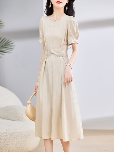 XAE Vestido de manga corta de marca de lujo de alta gama para mujer 2025 Verano Nuevo diseño Temperamento de cuello redondo que cubre el vientre y falda adelgazante Albaricoque L