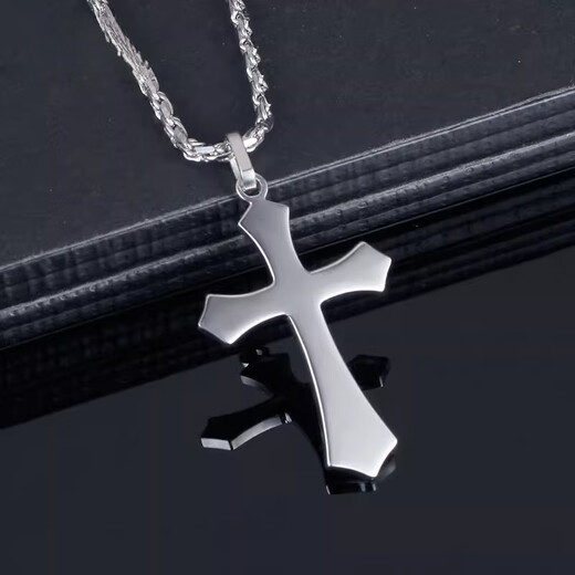 Nilan Fat Donglai's same style pt950 platinum cross necklace pendant for men PT950 platinum pendant fashionable platinum pendant. The pendant weighs about 3.9 grams.