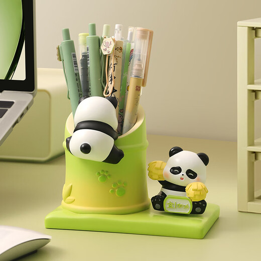 
Qile birthday gift for women's desktop pen holder ornaments for healing; a souvenir for the college entrance examination; a teacher's day work station decoration for the opening season of the school year; a little panda Zhuanzhuan unzipped pen holder