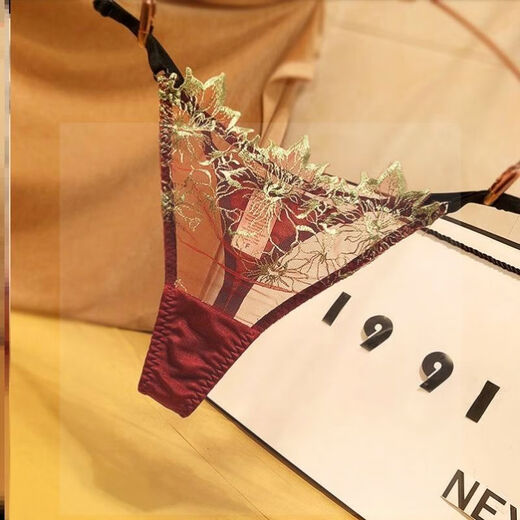 European and American thin strap T-string women's sexy lace invisible seamless high-end imitation silk adjustable belt women's T-string wine red