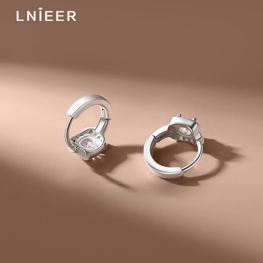 LnieerS925 Silver Sugar Cube Earrings Women's Ear Piercing Earrings Light Luxury High-end Earrings Earrings Studs Fashionable and Versatile Popular Earrings S925 Silver Sugar Cube Earrings