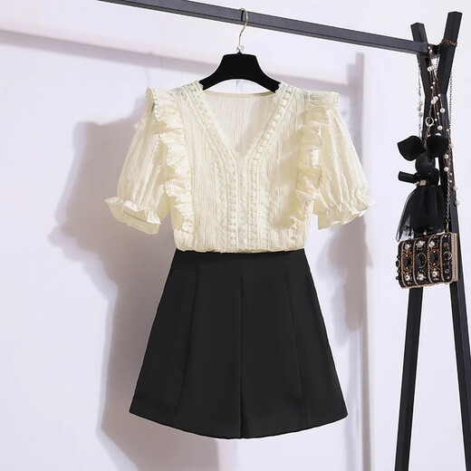 Lingyan 150 Temperamento de traje pequeño y de alta gama Versión coreana para mujeres de gran tamaño de un verano shorts negros negros de estilo de fragancia pequeño de manga corta de manga corta [9226 modelos] L Recomendado 101-115Jin [Jin equivale a 0.5 kg]