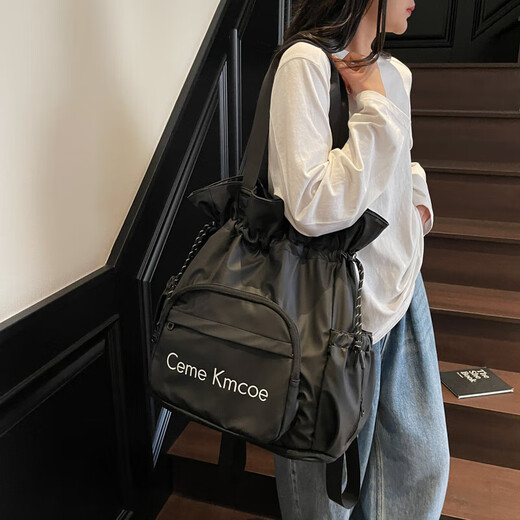 Nouveau sac à dos de niche sac à dos de sac à dos à la mode du sac court de voyage des filles de grande capacité