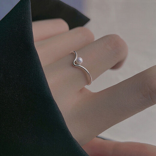 YKINCASL Old Phoenix 9999 sterling silver pearl ring women's style sweet simple niche design index finger ring new thin ring light luxury geometric pearl ring Lao Fengxiang same style gift box