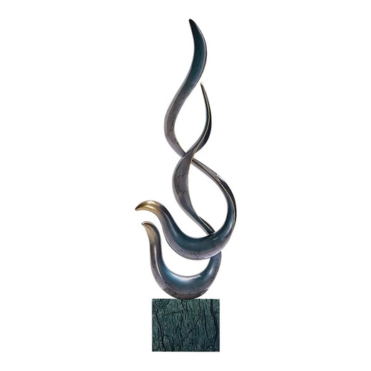 DEZZYS German brand is booming, light luxury art ornaments, entrance hall, office living room, fortune decoration, opening etiquette, high rise. Height is about 52cm.