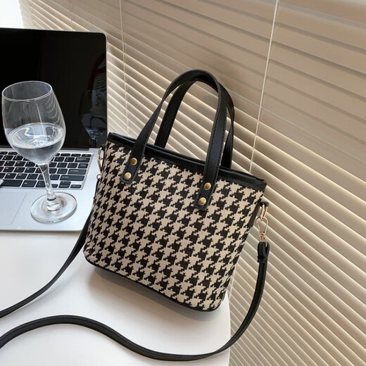 Bolsa de axila a cuadros de gran capacidad Nicho de moda y versátil Moda One-Ho-Ho-Ho-Hohor Crossbody Tote Bag Outumn and Winter Crossbody Color de color caqui