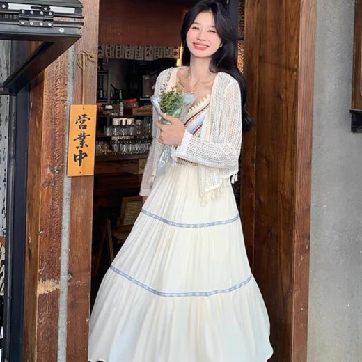 花语志连衣裙夏季2025新款套装女两件套裙子白色吊带裙新中式长裙度假风 针织拼接连衣裙+开衫【两件套】 均码 【建议80-130斤】