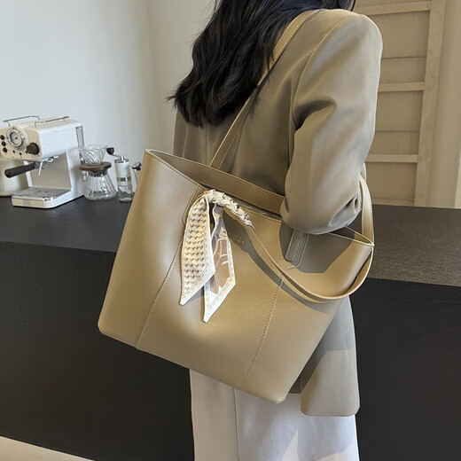 Temperamento Retro Big Bag for Women 2025 Nuevo diseño de nicho de moda Bag de hombro Gran capacidad Bag 6629 Beige White