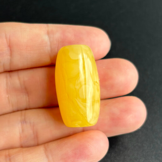 Yuzhi, a variety of real shots, natural raw ore Russian materials, non-optimized beeswax amber bucket beads, transfer beads with bead belt certificate, 5.77 grams, G493 treasured orphan product, about 30.9*16.5mm