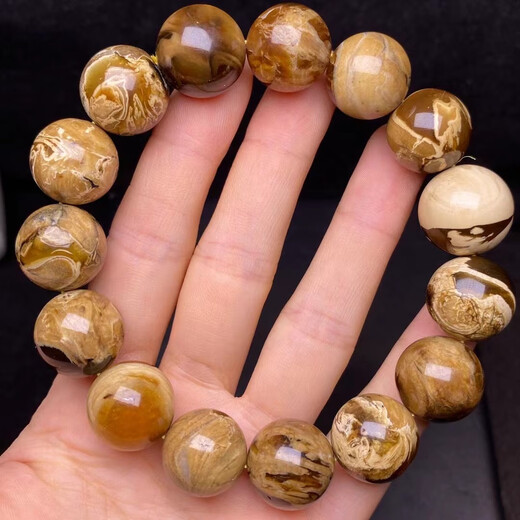 Xilan high-end boutique Burmese amber demon flower root amber bracelet is beautifully configured, 37.77 grams, size approximately 16.6mm