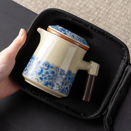 Travel tea set, one pot and three cups, Ru Kiln quick cup, convenient blue and white ceramic tea water separation for outdoor camping, Ru Kiln Huang Wanwen - Tianxiang wooden handle cup + 3 cups + black bag