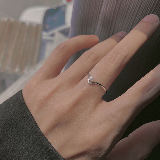 YKINCASL Old Phoenix 9999 sterling silver pearl ring women's style sweet simple niche design index finger ring new thin ring light luxury geometric pearl ring Lao Fengxiang same style gift box