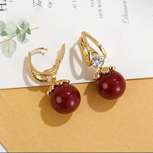 Copper alloy imitation pearl earrings, elegant purple pearl earrings, autumn and winter new style, light luxury, simple and exquisite earrings, 1 pair of classic white pearl earrings, light luxury quality