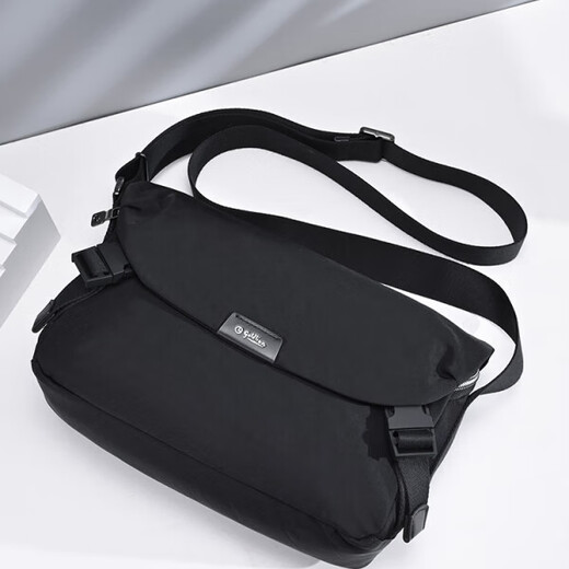 Goldlion Men's's Canvas Men's Sac à bandoulière crossbody de grande capacité de couverture de sac à sac de grande capacité Sac de facteur imperméable à séchage rapide en tissu oxford [noir - nouveau style d'été] peut accueillir une IPA de 11 pouces