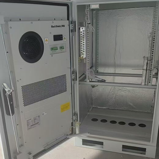 Outdoor cabinet with air conditioning power supply cabinet dustproof and waterproof customization 750*1700 stainless steel base station 2100 constant temperature 650*650*1200*1500W air conditioning Default 1