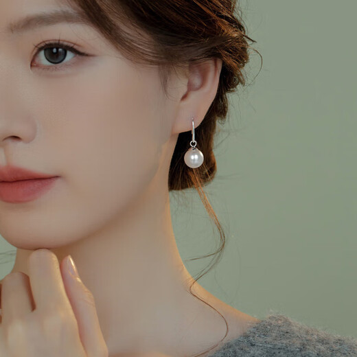 GAUSS CARLER old phoenix natural temperament long pearl earrings for women light luxury face slimming earrings 2025 new explosive long silver pearl earrings of the same style