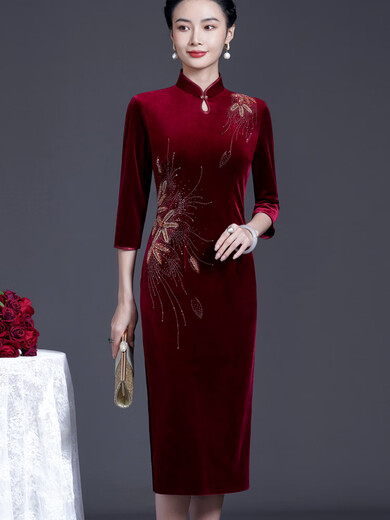 Homesee International Light Luxury High-End-Kleid 2025 Neues Sohn Hochzeit Mutter Kleid Zhong Laoxi Mutter Hochzeit Kleidung teure Wein Red Frühling und Herbststil Langes Cheongsam-Kleid M 90-100jin [Jin gleich 0,5 kg] Tragen