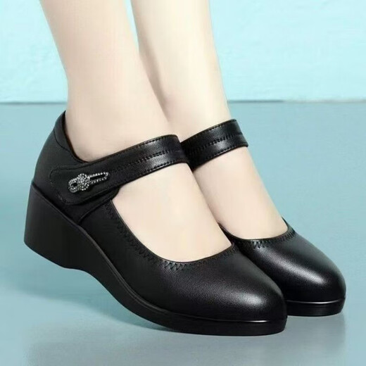 
High-end soft leather mother shoes comfortable soft sole spring and autumn new single shoes for women elderly people wedge non-slip small leather shoes work shoes black 37