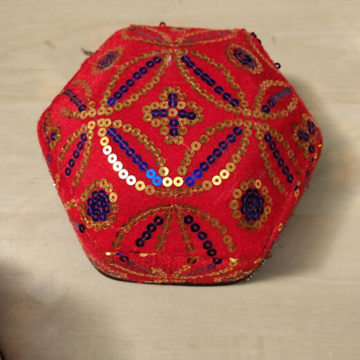 Gisailun Xinjiang hexagonal hat dance Uyghur national braid Uygur children hexagonal performance headdress hat adult red hat plus 12 pieces