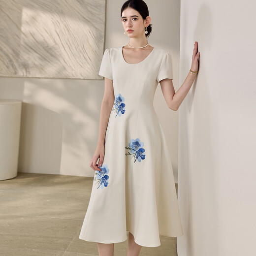 ROEYSHOUSE new Chinese style embroidered dress for women 2025 summer new elegant round neck large hem skirt 12156 off white S