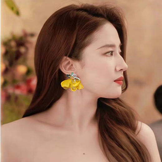 Meng Keduo Super Fairy Earrings Yellow Chiffon Flower Personalized Exaggerated Earrings Earrings Earrings 2025 New Holiday Travel Accessories Petal Earrings Yellow