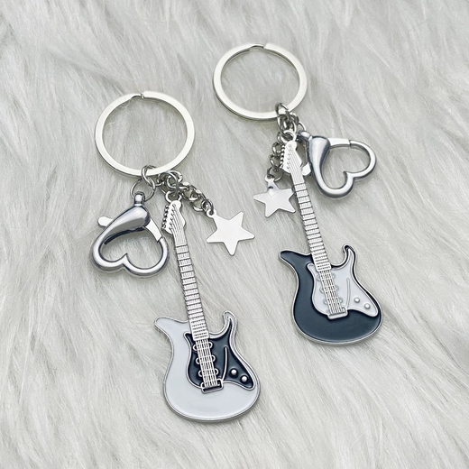 American Hot Girl Style Y2K E -Gitarrenstar Schlüsselbund in Retro Trockener jubilanter Bass Schlüsselbeutel Keychain Gitarre Keychain - Weiß