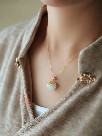 Micro-gifted jade koi sterling silver Hetian jade peace lock gold inlaid jade pendant female jade necklace Mother's Day gift for mom single pendant