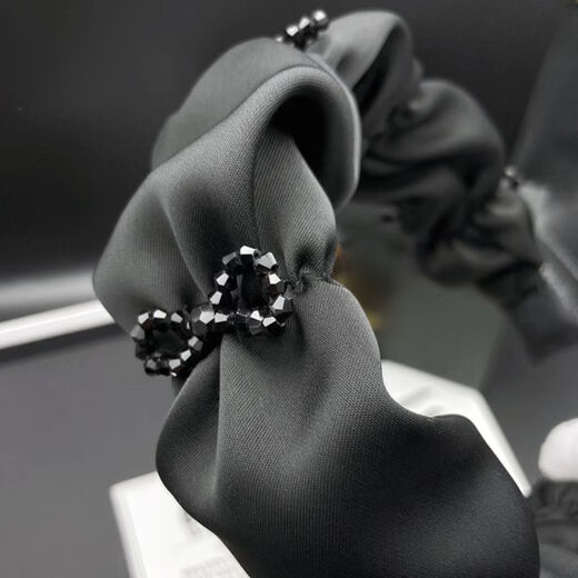 Jiaoxuefei Jiaoxuefei Luxurious high-end satin black crystal headband high cranial fold hair hole pressure headband hair accessories new style