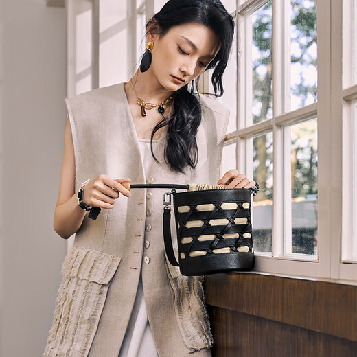 Qiuzhen Végétal Tanné Cow Hide Back Backet Back Back Fomen's Crossbody Single Single Cuir Gétille Bagure de banlieue de grande capacité 2025 Nouveau café d'été Color_presale 15 jours