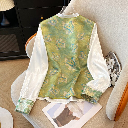 LISCN2025 Sommer Neuer Retro neuer chinesischer Stil verbesserte Jacquard Satin V-Ausschnitt Strickjacken Top für Frauen 9864 Grüne Schmetterlingsweste s