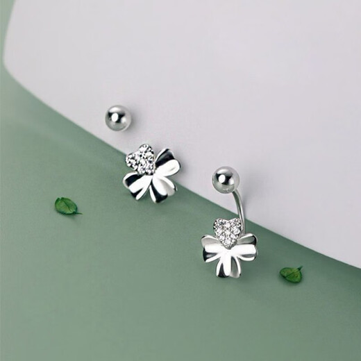 RSRDDY Old Phoenix 9999 sterling silver earrings four-leaf clover women's silver temperament sweet screw-buckle earrings for girls sterling silver four-leaf clover earrings Lao Fengxiang same style 2.99g limited time sale