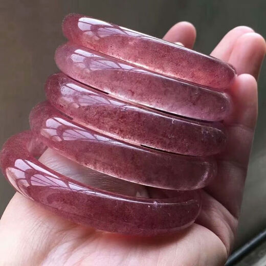 Strawberry crystal bracelet pigeon blood red strawberry crystal wide version bracelet bracelet color ruddy crystal transparent 50 circle mouth